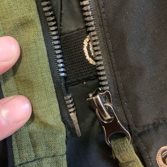 Women’s S Green and Black Nomis Zip Up Jacket w/ Zipper Flaws - Picture 6 of 9